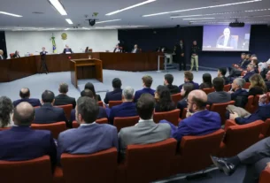 Segundo dia de julgamento de Bolsonaro traz sustentação da defesa no STF