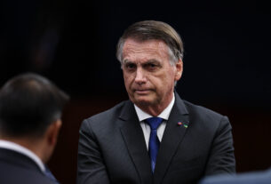 Jair Bolsonaro na imagem - Sanções de Trump podem levar Bolsonaro a regime fechado no STF