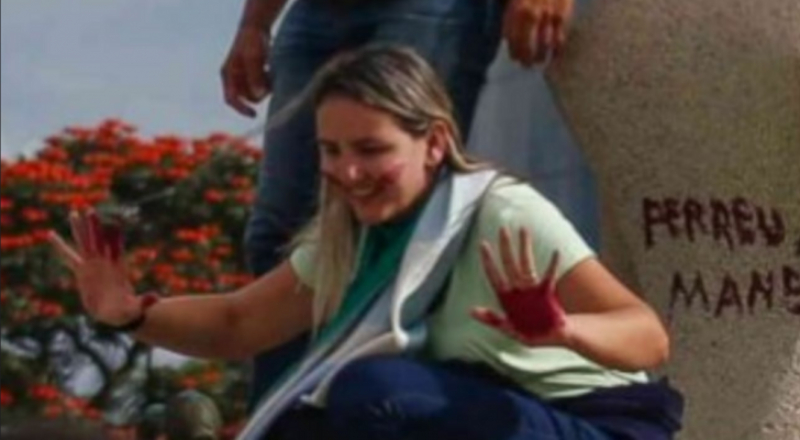 STF mantém "Débora do Batom" em prisão domiciliar com pena de 14 anos