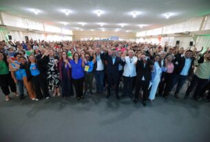 Governador Wilson Lima falando ao público sobre o centro integrado de proteção a criança e adolescente - Proteção de crianças e adolescentes ganha centro integrado no Amazonas