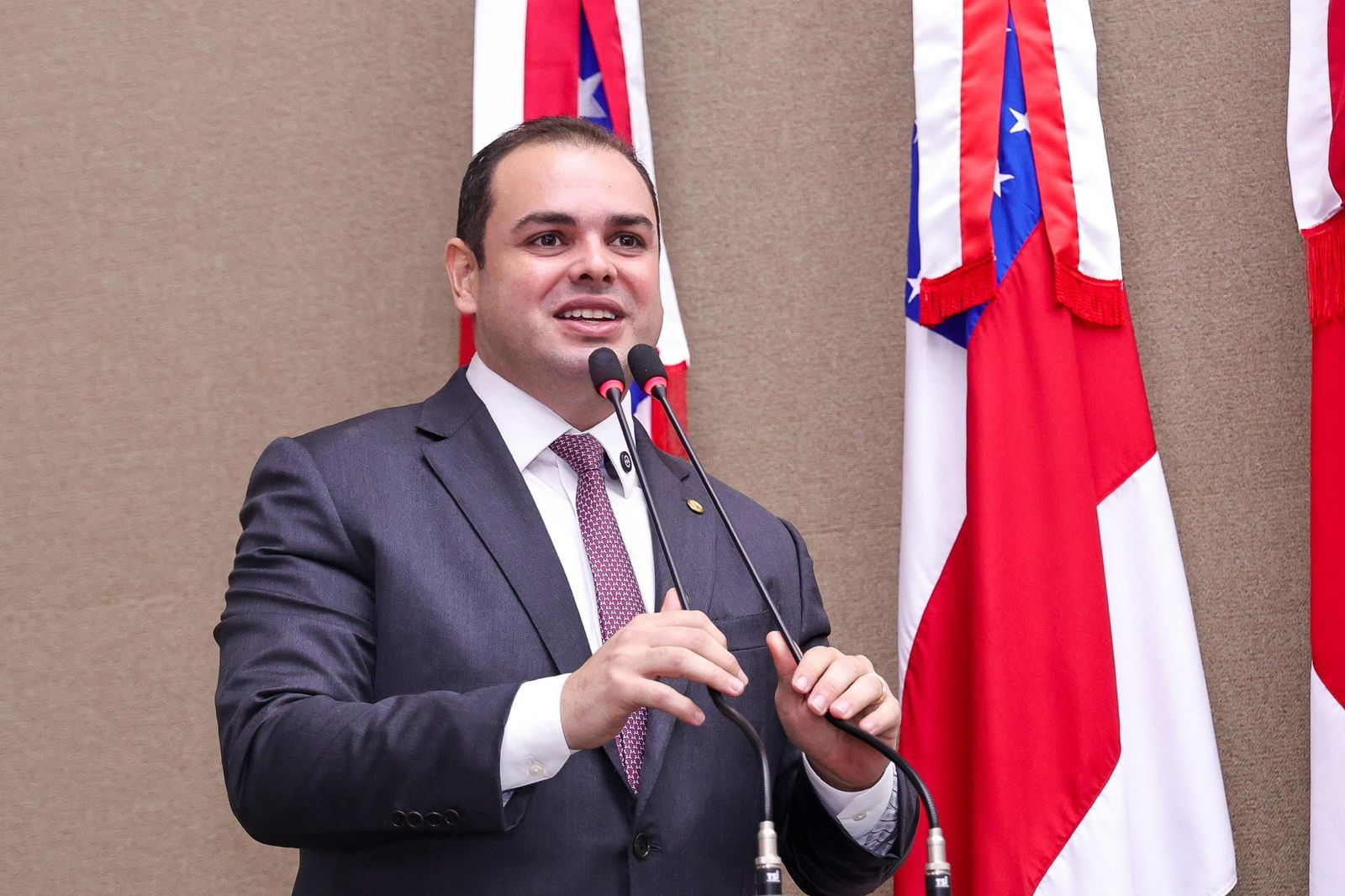 A imagem mostra o Presidente da Aleam, Deputado Roberto Cidade - Água potável para amazonenses será garantida em escolas com poços
