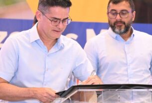 A imagem mostra o Prefeito David Almeida e o Governador Wilson Lima em evento - União entre Governo do Amazonas e Prefeitura de Manaus avança