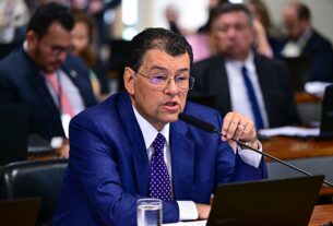 Imagem mostra Senador Eduardo Braga em sessão plenária do Senado Federal - MP da Energia: Eduardo Braga Reage a Críticas e Defende Proposta